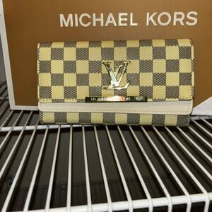 LV WALLET